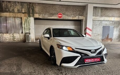 Toyota Camry, 2018 год, 1 870 000 рублей, 1 фотография