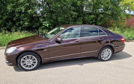 Mercedes-Benz E-Класс, 2012 год, 1 750 000 рублей, 1 фотография