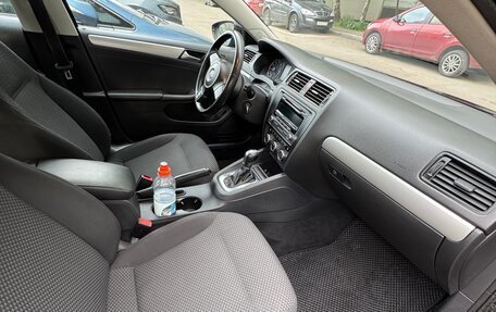 Volkswagen Jetta VI, 2012 год, 850 000 рублей, 17 фотография