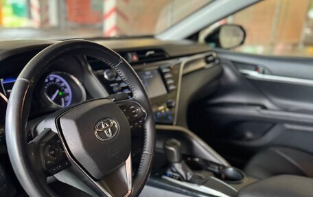 Toyota Camry, 2018 год, 1 870 000 рублей, 7 фотография
