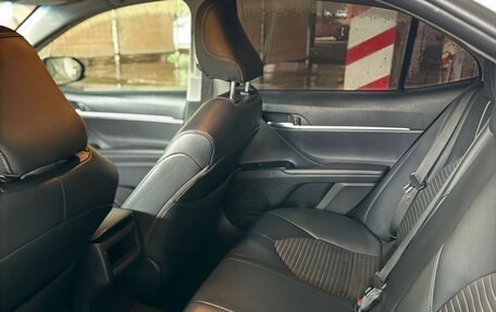 Toyota Camry, 2018 год, 1 870 000 рублей, 10 фотография