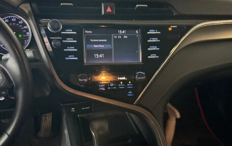 Toyota Camry, 2018 год, 1 870 000 рублей, 9 фотография