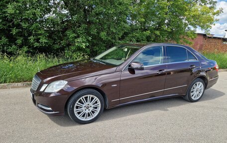 Mercedes-Benz E-Класс, 2012 год, 1 750 000 рублей, 6 фотография
