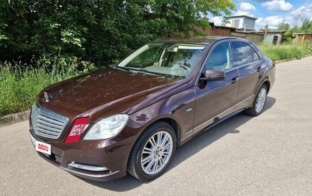 Mercedes-Benz E-Класс, 2012 год, 1 750 000 рублей, 3 фотография