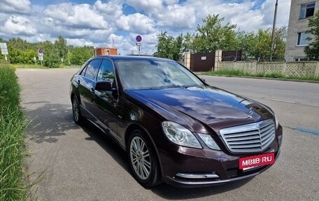 Mercedes-Benz E-Класс, 2012 год, 1 750 000 рублей, 2 фотография