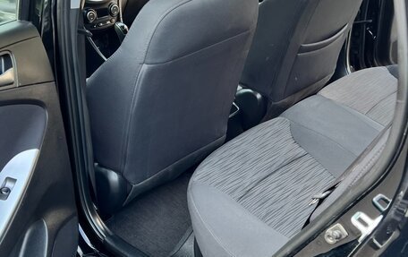 Hyundai Solaris II рестайлинг, 2015 год, 1 150 000 рублей, 10 фотография