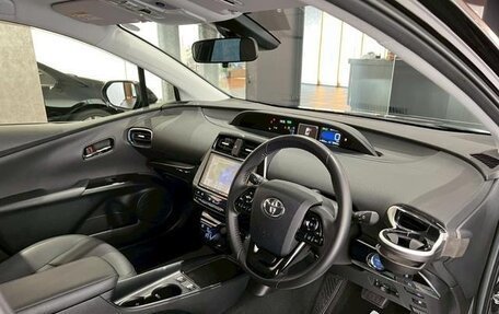 Toyota Prius IV XW50, 2021 год, 1 850 055 рублей, 6 фотография