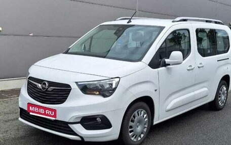 Opel Combo E, 2021 год, 2 200 000 рублей, 3 фотография