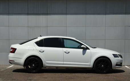 Skoda Octavia, 2017 год, 1 940 000 рублей, 5 фотография