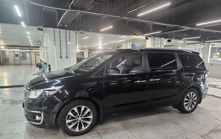 KIA Carnival III, 2017 год, 2 210 000 рублей, 2 фотография
