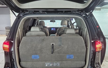 KIA Carnival III, 2017 год, 2 210 000 рублей, 14 фотография