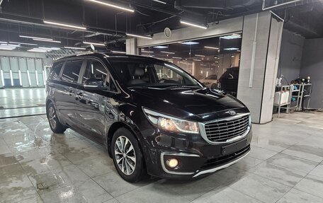 KIA Carnival III, 2017 год, 2 210 000 рублей, 8 фотография