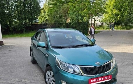 KIA Rio III рестайлинг, 2013 год, 600 000 рублей, 2 фотография