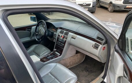 Mercedes-Benz E-Класс, 1996 год, 410 000 рублей, 2 фотография
