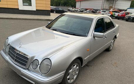 Mercedes-Benz E-Класс, 1996 год, 410 000 рублей, 8 фотография