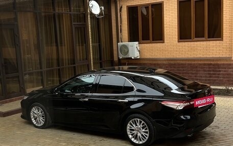Toyota Camry, 2019 год, 2 900 000 рублей, 4 фотография