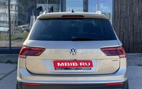 Volkswagen Tiguan II, 2018 год, 2 150 000 рублей, 2 фотография
