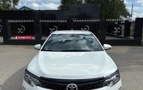 Toyota Camry, 2017 год, 2 330 000 рублей, 1 фотография