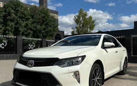 Toyota Camry, 2017 год, 2 330 000 рублей, 3 фотография