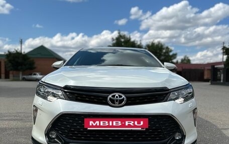 Toyota Camry, 2017 год, 2 330 000 рублей, 7 фотография