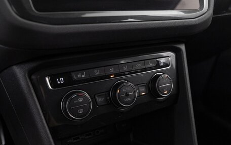 Volkswagen Tiguan II, 2019 год, 2 217 040 рублей, 12 фотография