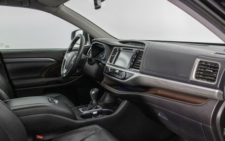 Toyota Highlander III, 2019 год, 3 195 000 рублей, 9 фотография