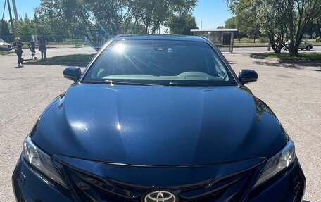 Toyota Camry, 2019 год, 3 100 000 рублей, 2 фотография