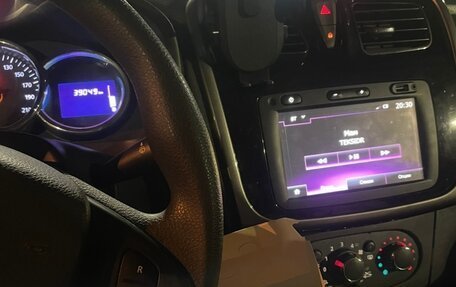 Renault Logan II, 2018 год, 1 250 000 рублей, 4 фотография