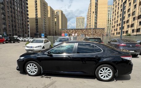 Toyota Camry, 2022 год, 3 400 000 рублей, 4 фотография