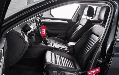 Volkswagen Passat B8 рестайлинг, 2019 год, 2 049 000 рублей, 10 фотография