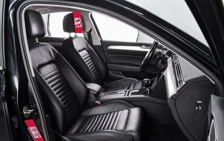 Volkswagen Passat B8 рестайлинг, 2019 год, 2 049 000 рублей, 8 фотография