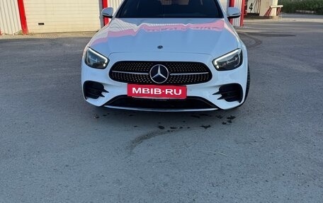 Mercedes-Benz E-Класс, 2021 год, 4 450 000 рублей, 3 фотография