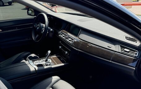 BMW 7 серия, 2015 год, 2 400 000 рублей, 9 фотография