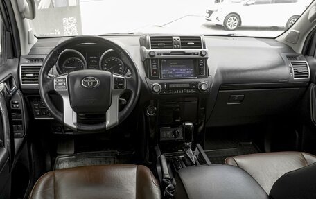 Toyota Land Cruiser Prado 150 рестайлинг 2, 2017 год, 3 149 000 рублей, 6 фотография