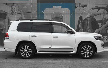Toyota Land Cruiser 200, 2018 год, 8 099 000 рублей, 5 фотография