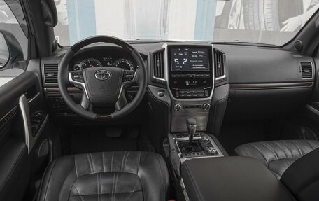 Toyota Land Cruiser 200, 2018 год, 8 099 000 рублей, 6 фотография