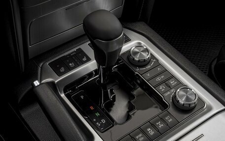 Toyota Land Cruiser 200, 2018 год, 8 099 000 рублей, 12 фотография