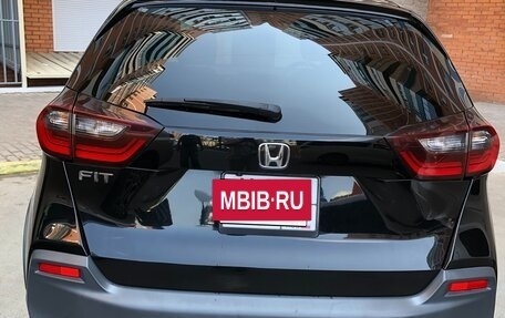 Honda Fit, 2020 год, 1 700 000 рублей, 4 фотография