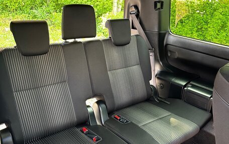Toyota Voxy III, 2018 год, 2 400 000 рублей, 22 фотография