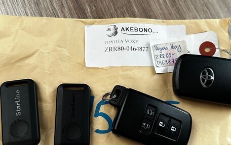 Toyota Voxy III, 2018 год, 2 400 000 рублей, 31 фотография