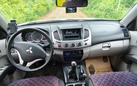 Mitsubishi L200 IV рестайлинг, 2013 год, 1 680 000 рублей, 4 фотография
