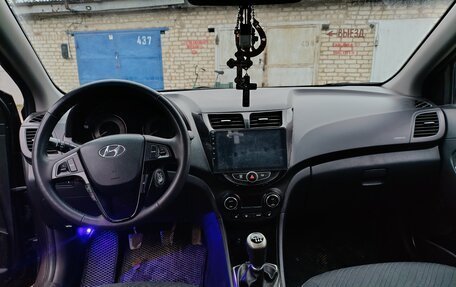 Hyundai Solaris II рестайлинг, 2015 год, 800 000 рублей, 7 фотография