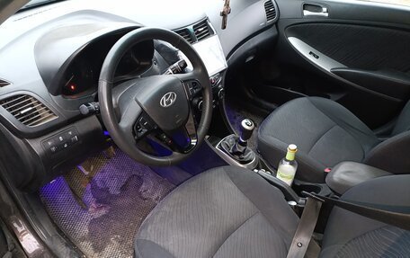 Hyundai Solaris II рестайлинг, 2015 год, 800 000 рублей, 9 фотография
