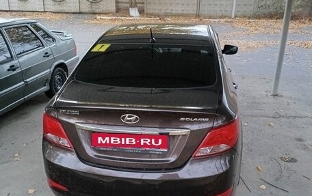 Hyundai Solaris II рестайлинг, 2015 год, 800 000 рублей, 4 фотография