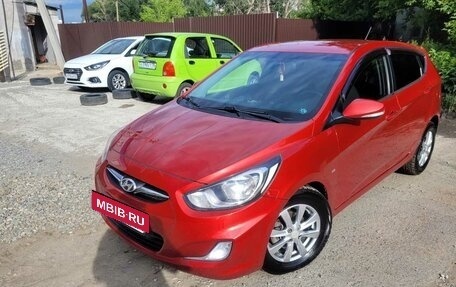 Hyundai Solaris II рестайлинг, 2012 год, 780 000 рублей, 8 фотография