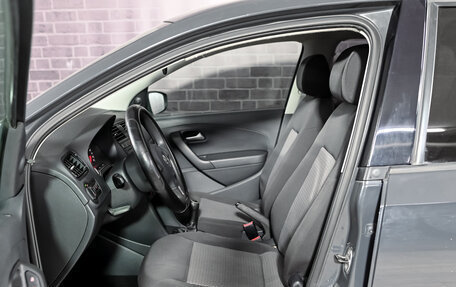Volkswagen Polo VI (EU Market), 2010 год, 700 000 рублей, 10 фотография