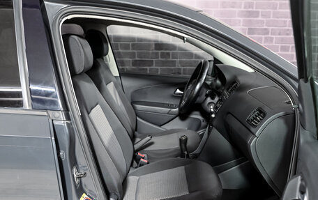 Volkswagen Polo VI (EU Market), 2010 год, 700 000 рублей, 11 фотография