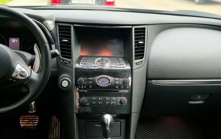 Infiniti QX70, 2015 год, 3 019 000 рублей, 17 фотография
