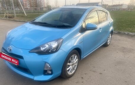 Toyota Aqua I, 2014 год, 950 000 рублей, 2 фотография