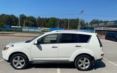 Mitsubishi Outlander III рестайлинг 3, 2008 год, 1 330 000 рублей, 2 фотография
